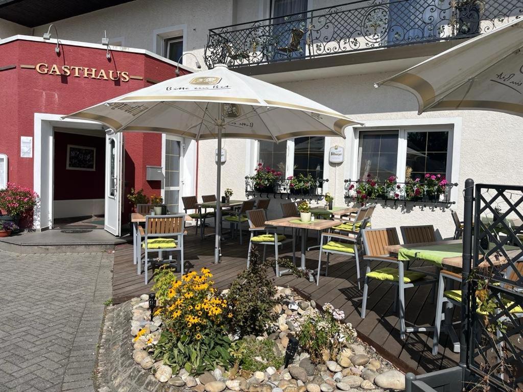 Gasthaus "Zur Alten Dorfschmiede" Metterich Exterior photo